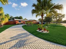Hidden Gem Villa with Pool and Hot Tub