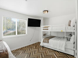 Furnished Luxury 5BR Retreat w Hot Tub