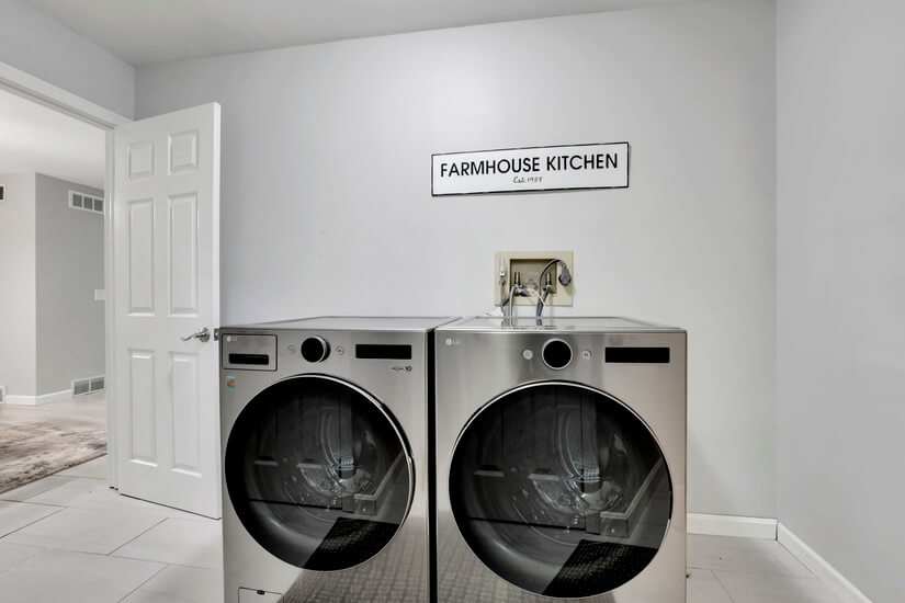 Fully Furnished home rental Zainesville