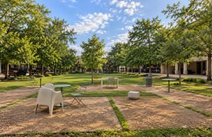 Courtyard 2401 E 6th #5072 Austin Tx 78702
