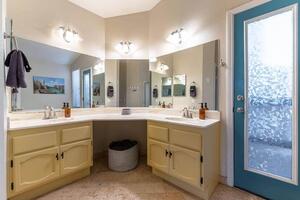 4 Bed 2 Bath with Pool and Laundry