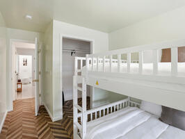 Furnished Luxury 5BR Retreat w Hot Tub