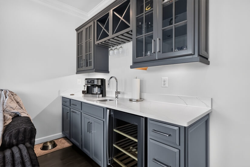 Wet-Bar 4th Floor