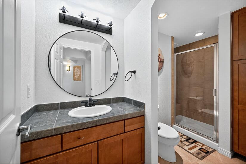 Furnished 1 bd Spacious apartment