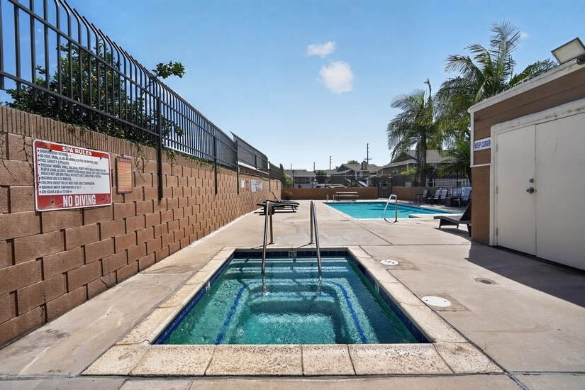 Furnished Townhome in Commerce CA