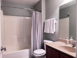Furnished 2BD2BA Glen Ellyn Condo Garage