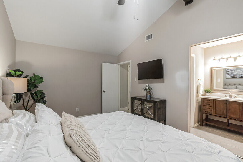 Pet- Family- Military- Medical-Friendly