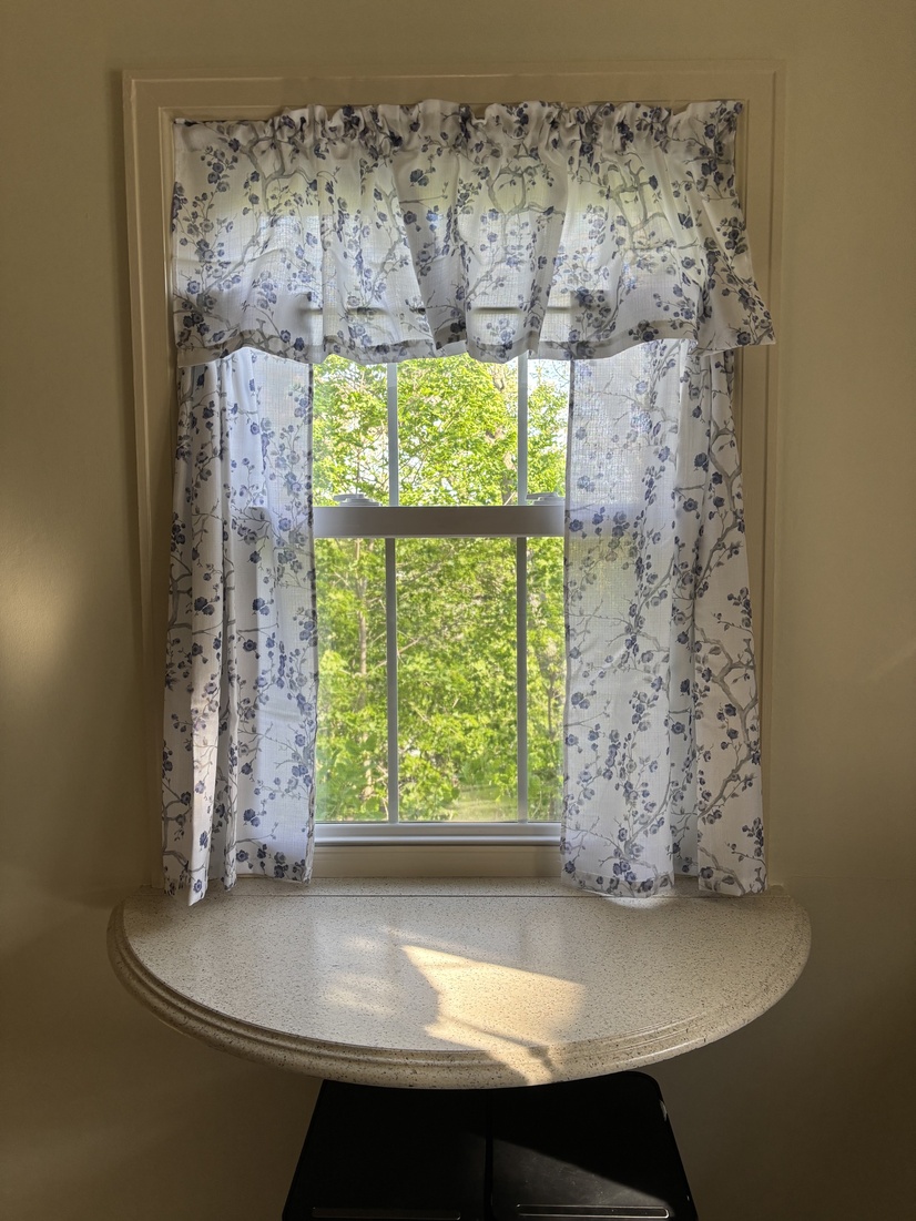 Small window table