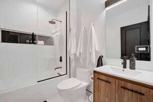 Boutique 3 Bed 2 Bath