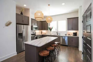 Spacious 3BR Near Downtown Nashville 