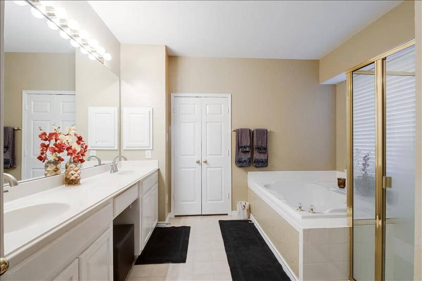 Master Bedroom En-Suite