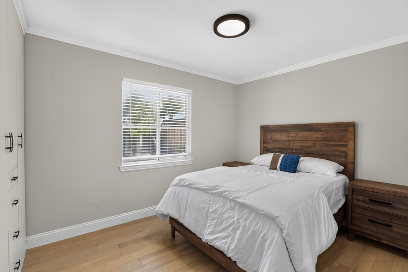 Fully Furnished 3 Bed 2 Bath 1 Office