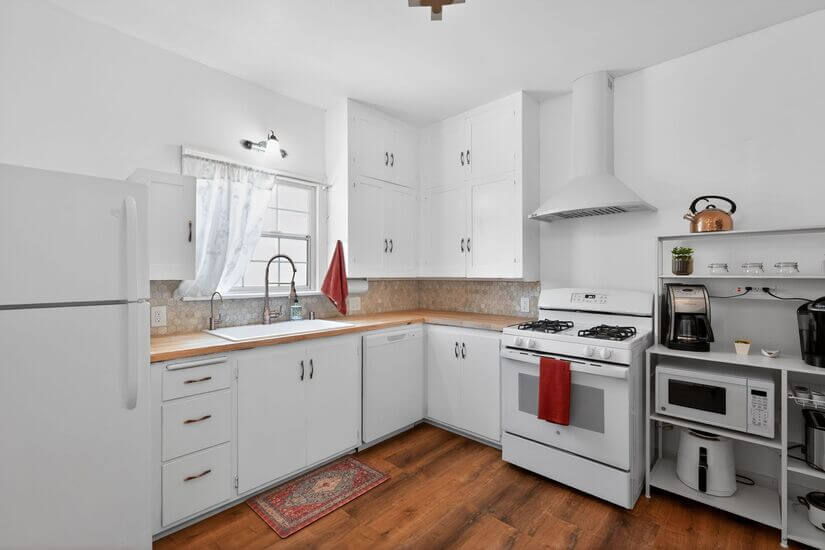 Newly Renovated Furnished home Redlands 
