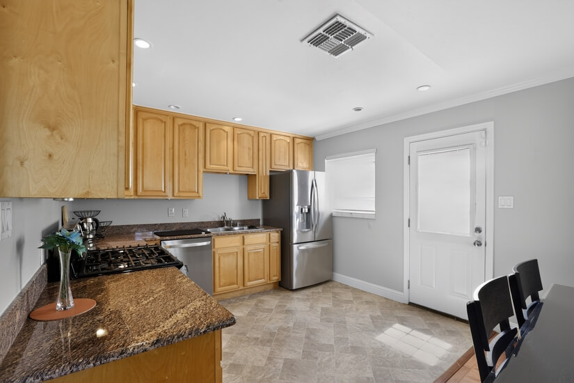 Fully Furnished 3 Bed 2 Bath 1 Office