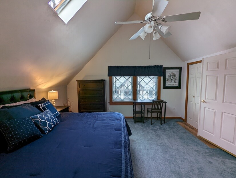 Master king sized bedroom