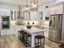 Beautiful, fully-equipped kitchen with all the necessities.