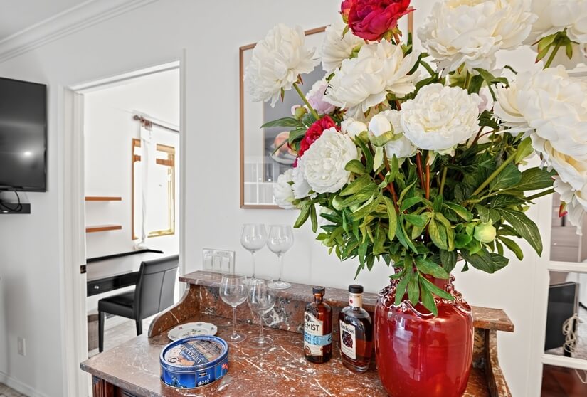 Guest House in West Hollywood Hills CA