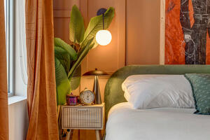 Walkable Legacy West King Retreat 