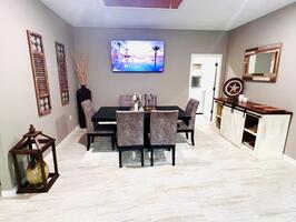 Dinning Table/6 chairs