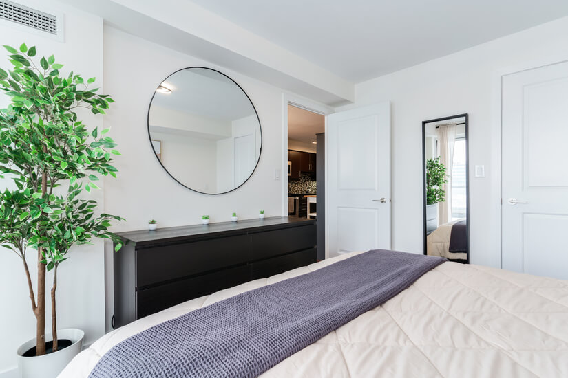 Upscale 1 Bd Condo in North York