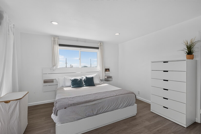 Furnished 2 Bedroom Corporate Rental