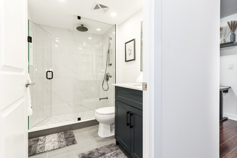 Upscale 1 Bd Condo in North York