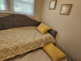 2 twin size trundle beds