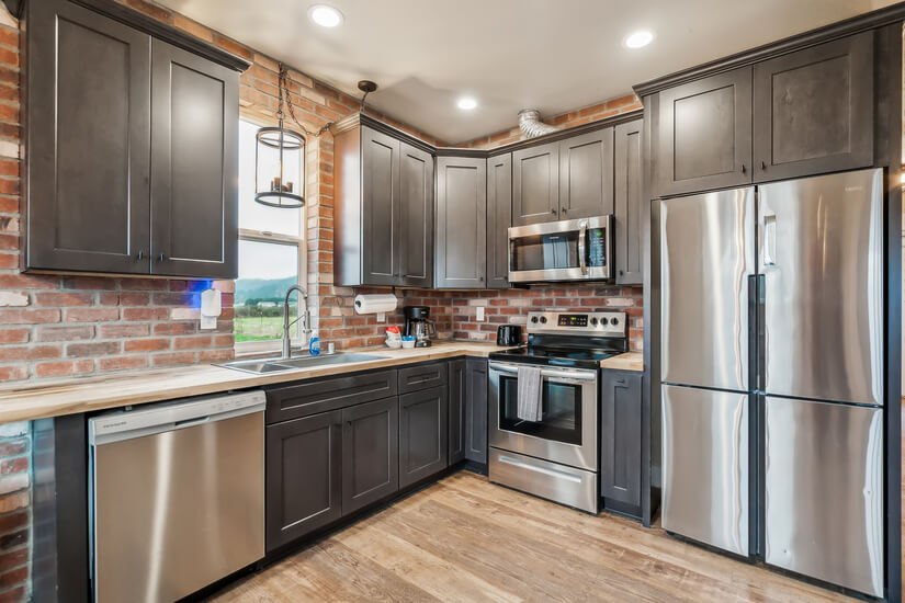 A fully equipped kitchen to prep your meals.