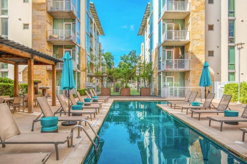 Downtown Austin Furnished 2 bd Condo