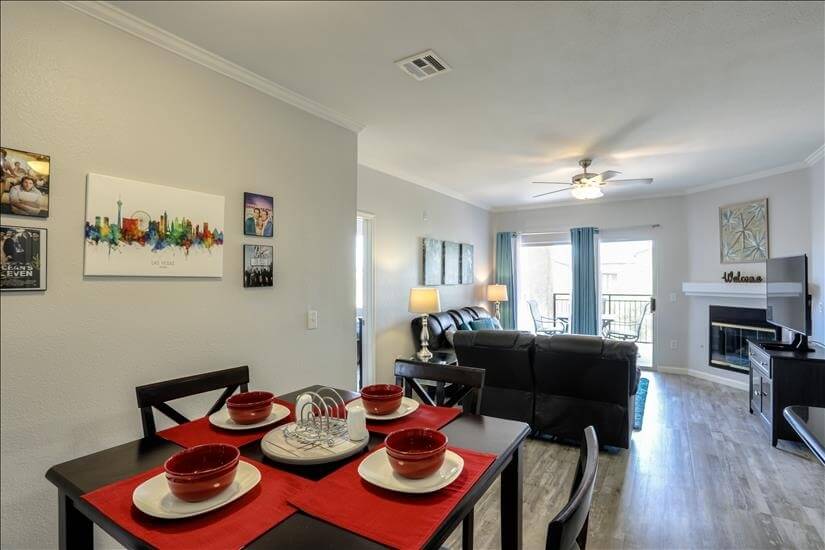 Enjoy a little bit of Vegas as you dine!