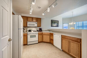 Charming 2 Bedroom Condo Gated Community