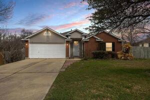 3 bedroom on quiet dead end