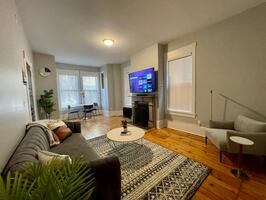 Stylish Downtown 1BR Victorian Brownstone