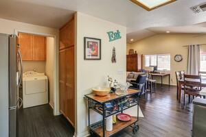 Spacious 3BR 2BA Peaceful Desert Living 