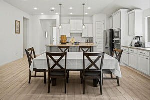 Modern Suburban Retreat Near Shopping