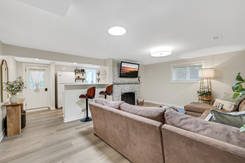 Minnetonka Furnished Garden Apartment