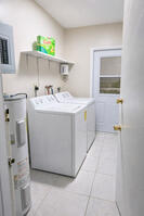 Laundry washer dryer