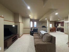 Furnished Executive Lakefront Home