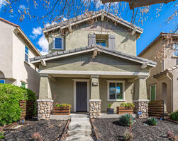 3BR Home with Garage