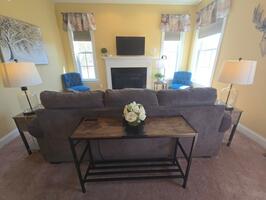 Living room w/ fireplace