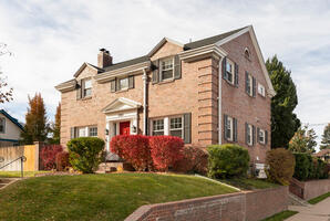 Beautiful 1930s Colonial on Washington Park