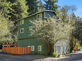 Furnished 5BR Executive Home | Hot Tub |