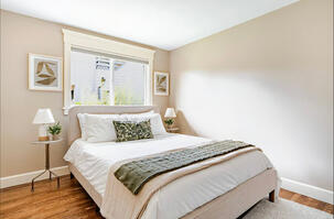 4BR West of Market Living  