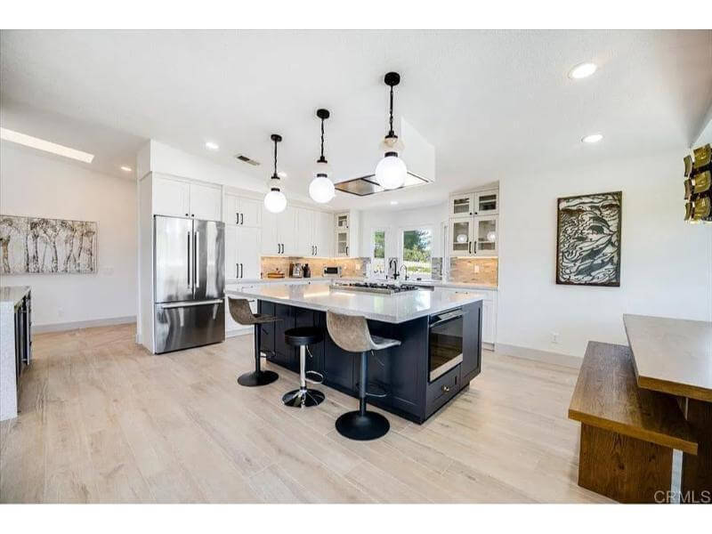 Huge gourmet kitchen