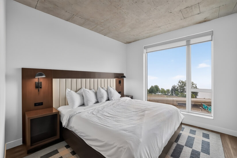 The Lakeview Guesthouse