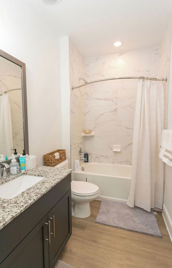 Furnished Apt with pool in Charlotte NC