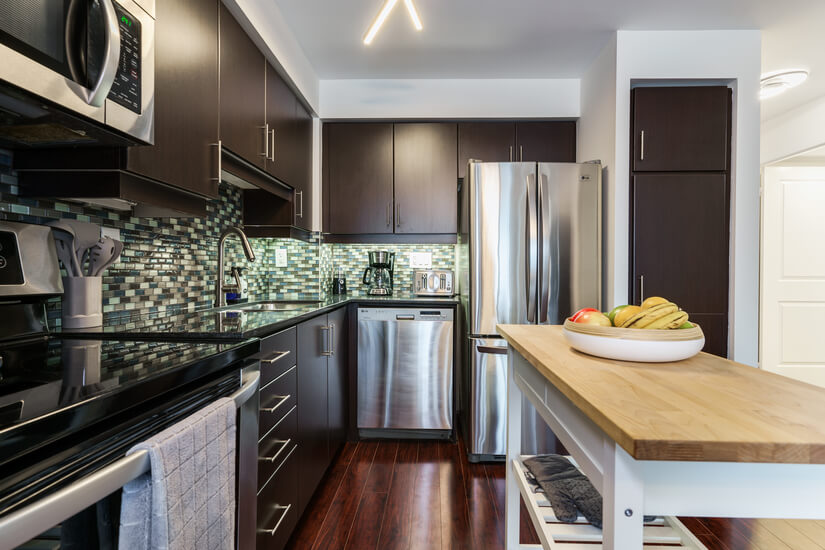 Upscale 1 Bd Condo in North York