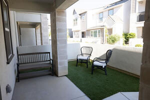 Courtyard with Pet FriendlyTurf Grass