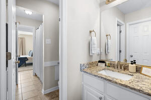 Walk to AM and Northgate King Beds Patio