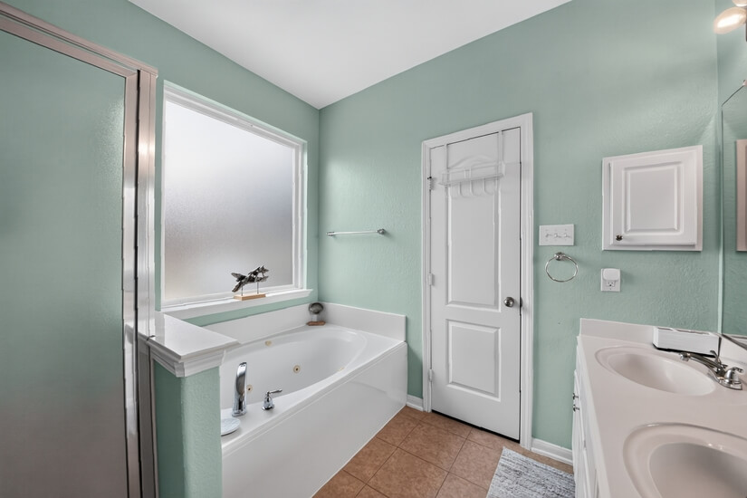 Primary bath alternate view